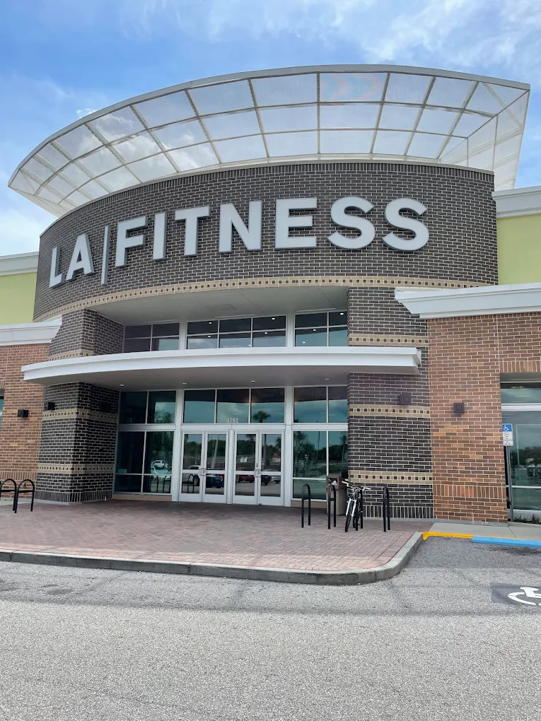 la fitness picture from front