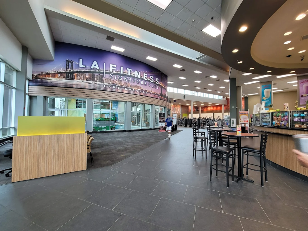 What Are LA Fitness Signature Clubs?